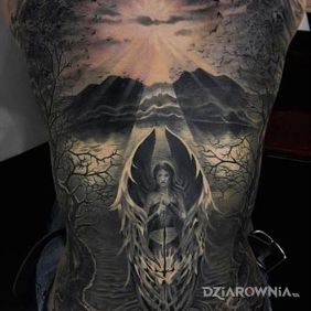 Tatuaż Anioł w wodzie na plecach motyw: 3D styl: realistyczne