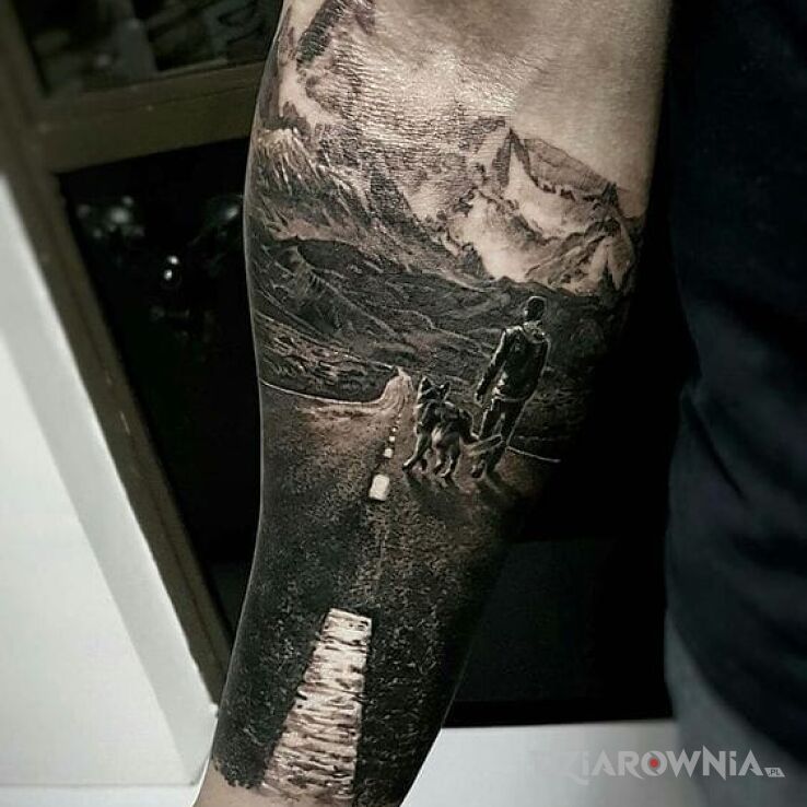 Tatuaż Podróżnicy w motywie zwierzęta i stylu realistyczne na przedramieniu