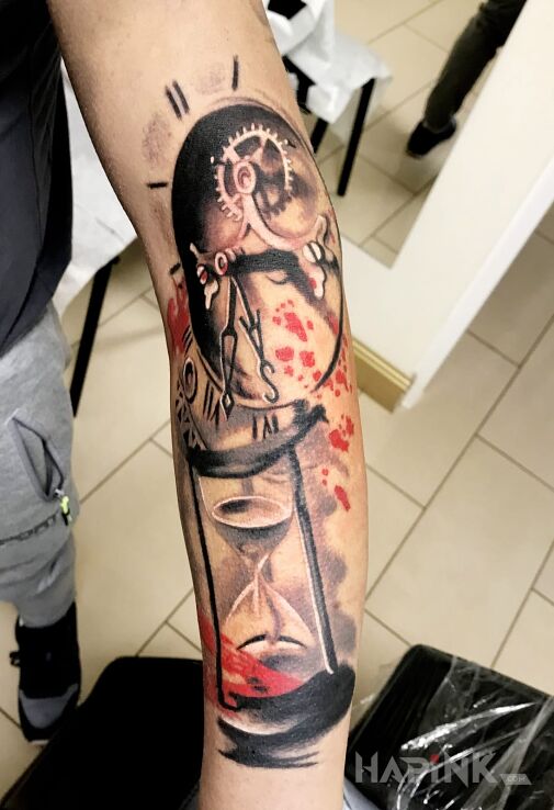 Tattoo Zegarki in 3D motif on the forearm