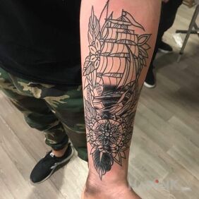 Tattoo Ship on the forearm motif: other