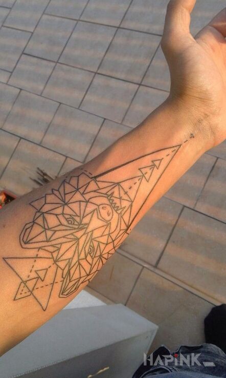 Tattoo Kontury wilka przedramie in animals motif on the forearm