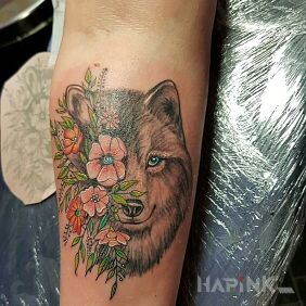 Tattoo My wolf on the forearm motif: colorful
