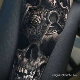 Tatuaż Ciemna czaszka na przedramieniu motyw: czaszki styl: realistyczne