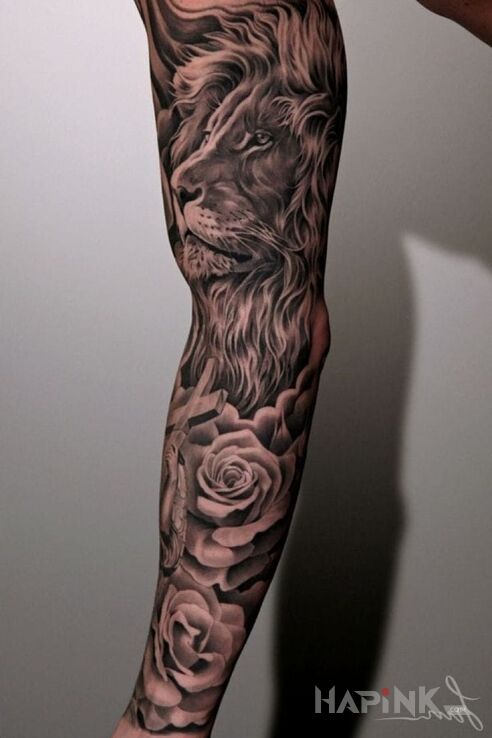 Tattoo Błagam pomóżcie in animals motif on the upper arm