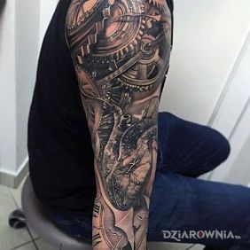 Tatuaż Serce i tryby na ramieniu motyw: rękawy styl: realistyczne