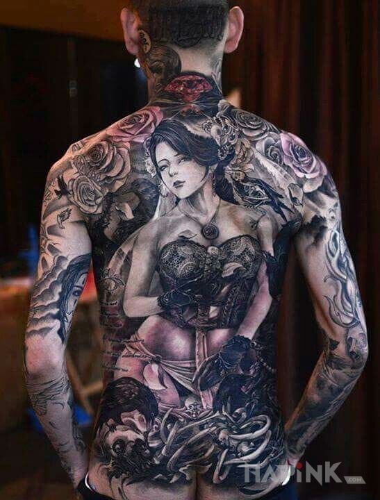 Tattoo Dziewczyna z mieczem in 3D motif and realistic style on the back