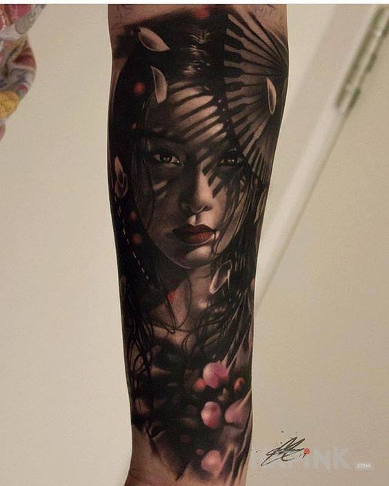 Tattoo Gejsza in 3D motif and realistic style on the forearm