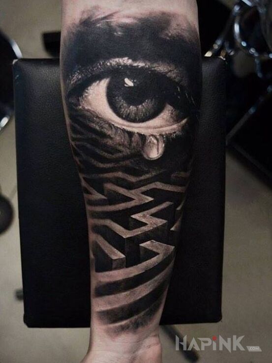 Tattoo Łzawiące oko in 3D motif and realistic style on the forearm