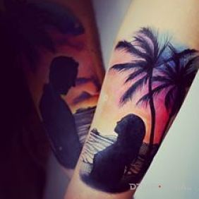 Tatuaż Para pod palmami na przedramieniu motyw: miłosne