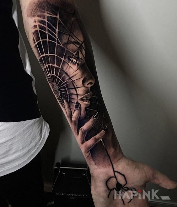 Tattoo Czarna wdowa in animals motif and realistic style on the forearm