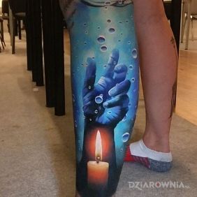Tatuaż Pod woda na łydce motyw: kolorowe