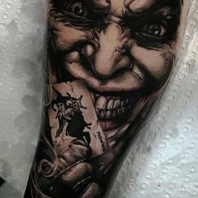 Tatuaż Joker na przedramieniu motyw: twarze