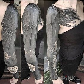 Tattoo Big crow on the upper arm motif: sleeves
