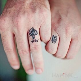 Tattoo Love tattoos on the fingers motif: Love