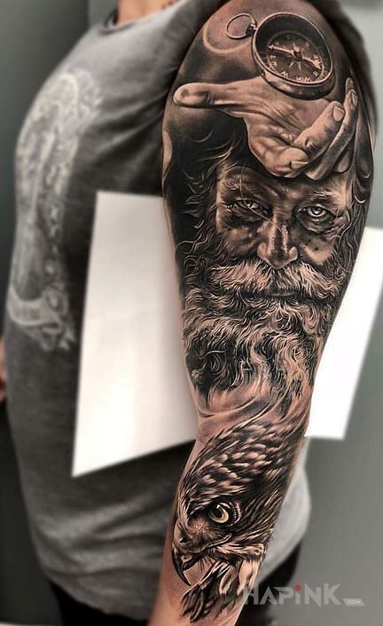 Tattoo Dziadzia i orzel in animals motif and realistic style on the upper arm