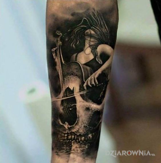 Tatuaż muzykalna dziewczyna w motywie 3D na przedramieniu
