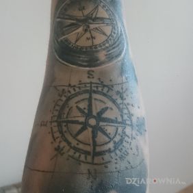 Tatuaż Połączenie starego tatuażu z nowym. na przedramieniu styl: realistyczne