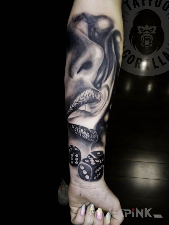 Tattoo Motyw z hazardem w tle :) in sexy motif and realistic style on the forearm