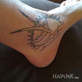 Tattoo Swallow on the leg motif: other