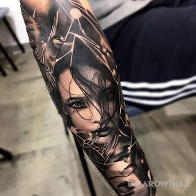 Tatuaż Twarzyczka na przedramieniu motyw: 3D styl: realistyczne