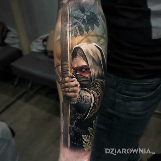 Tatuaż łucznik w motywie 3D i stylu realistyczne na przedramieniu