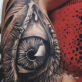 Tattoo Eye on the upper arm motif: 3D style: realistic