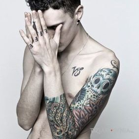 Tatuaż Ash Stymest - Rękaw na lewej ręce na przedramieniu motyw: rękawy