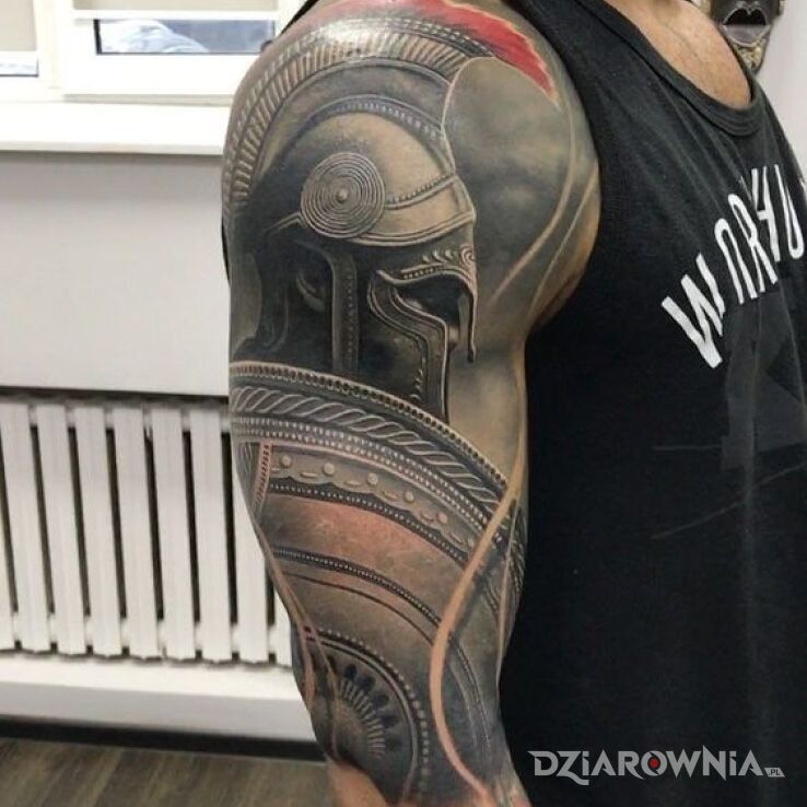 Tatuaż Spartanin w motywie postacie i stylu realistyczne na ramieniu