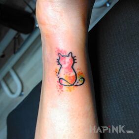 Tattoo Watercolor cat baby on the wrist motif: colorful style: Watercolor