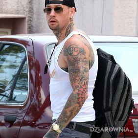Tatuaż Benji Madden - rękaw na ramieniu motyw: sławnych osób