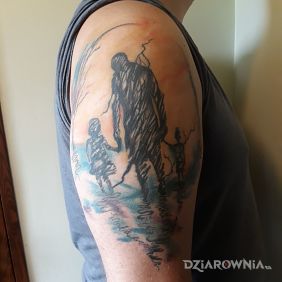 Tatuaż Córki na ramieniu motyw: kolorowe