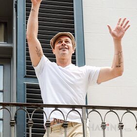 Tattoo Brad Pitt - tattoo inscription on the forearm motif: lettering
