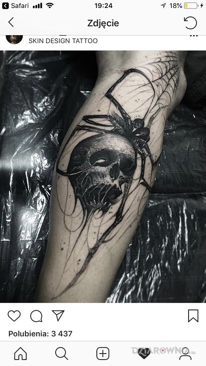 Tatuaż czacha na łydke w motywie demony na nodze