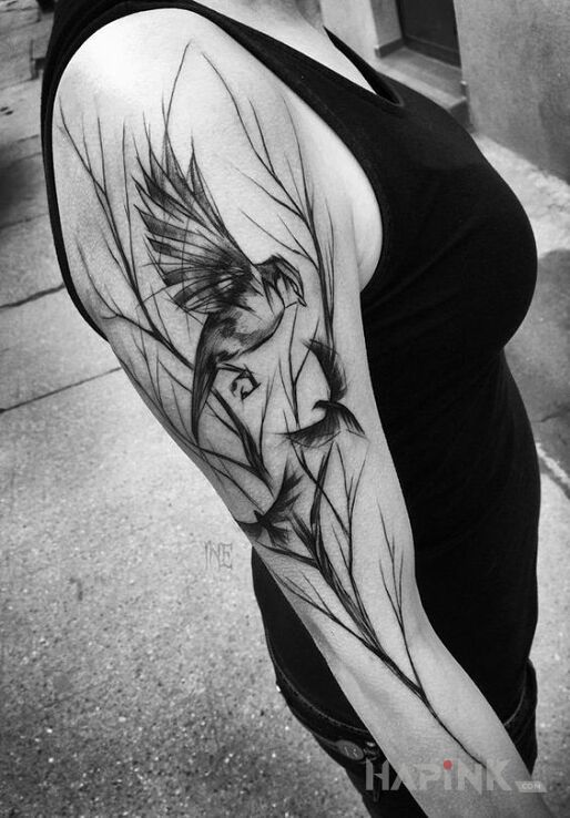 Tattoo Ptaki in animals motif on the upper arm