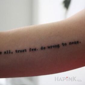 Tattoo What to do on the upper arm motif: lettering