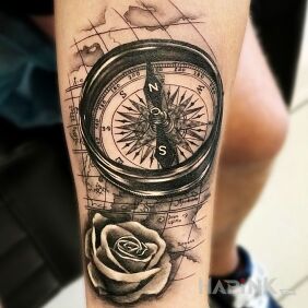 Tattoo Compass map on the upper arm motif: objects