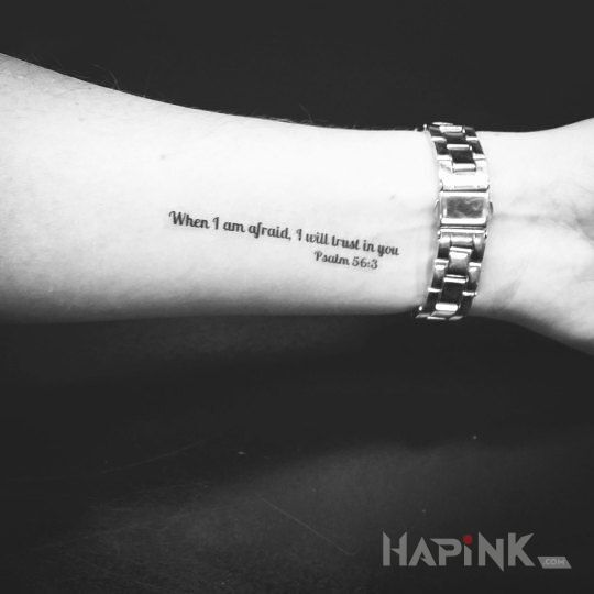 Tattoo Cytat z Biblii in lettering motif on the forearm