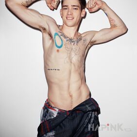 Tattoo Herklues Cole Mohr with tattoos on the chest motif: Cole Mohr