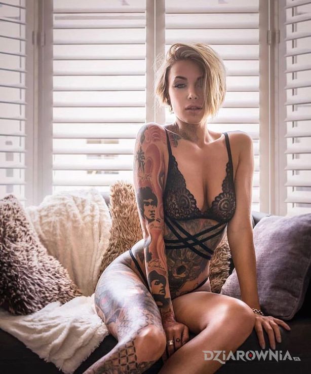 Tatuaż bruce lee w motywie seksowne na przedramieniu