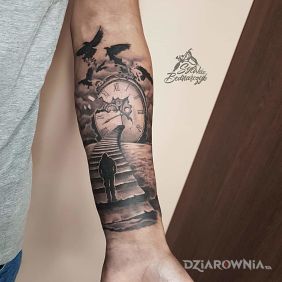 Tatuaż Projekt powstał w 30min. Pełny spontan na przedramieniu motyw: postacie