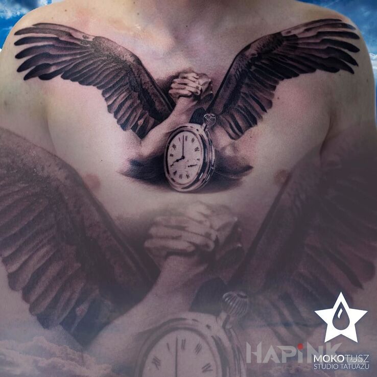 Tattoo Realistyczne skrzydła na piersiach in characters motif and realistic style on the collarbone