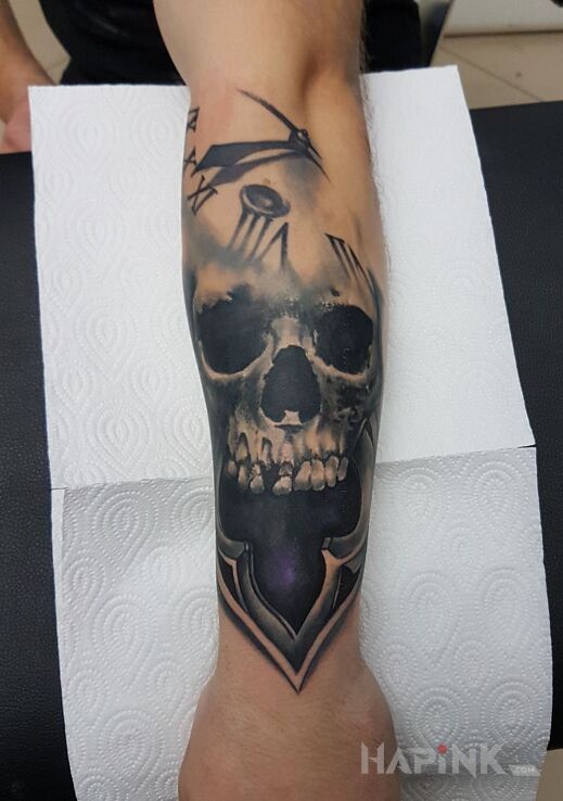 Tattoo Ręka in 3D motif on the forearm