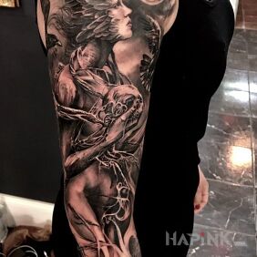 Tattoo Winged head on the forearm motif: sleeves