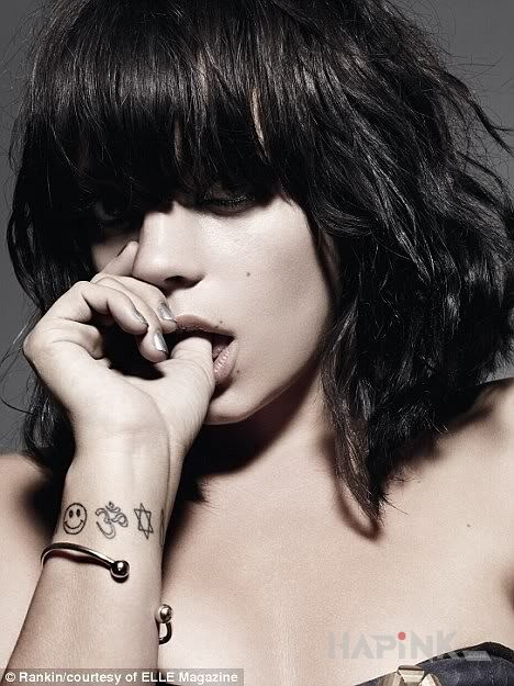 Tattoo Lily Allen - emotoikonki w formie tatuażu :) in Lily Allen motif on the wrist