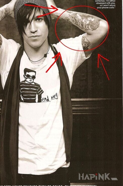 Tattoo Pete Wentz - tatuaż na ramieniu in Pete Wentz motif on the upper arm