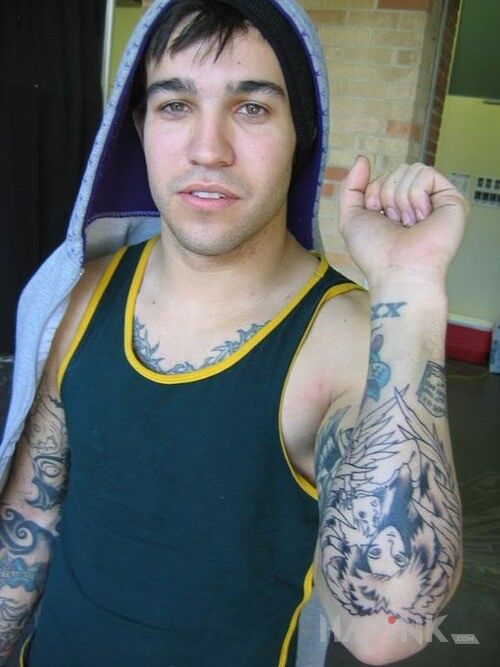Tattoo Pete Wentz - caly wydziarany in famous people motif on the upper arm