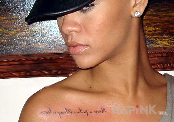 Tattoo Rihanna - tatuaż napis na obojczyku in famous people motif on the collarbone