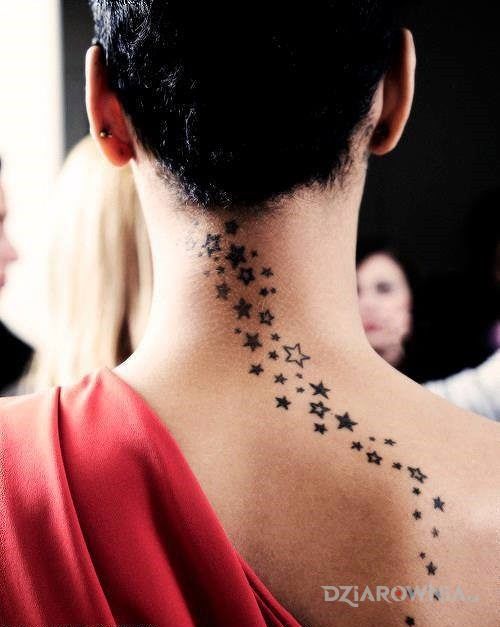 Tatuaż rihanna - tatuaż gwiazdki na plecach w motywie sławnych osób na karku