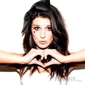 Tattoo Shenae Grimes - heart tattoo on right cheek on the face motif: famous people