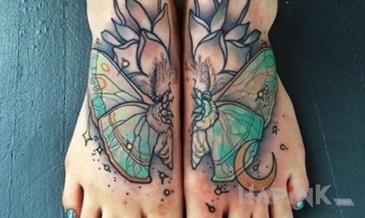 Tattoo Motylki in animals motif on the foot